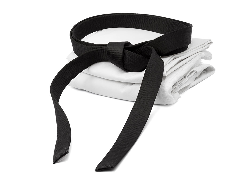 چرا کمربند کاراته مشکی است