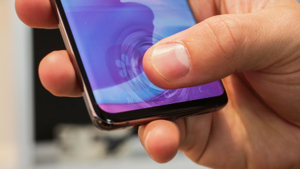 گوشی موبایل سامسونگ مدل Galaxy S10 Plus دو سیم کارت ظرفیت 1 ترابایت