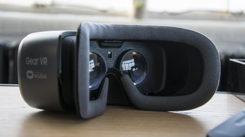هدست واقعیت مجازی سامسونگ مدل Gear VR