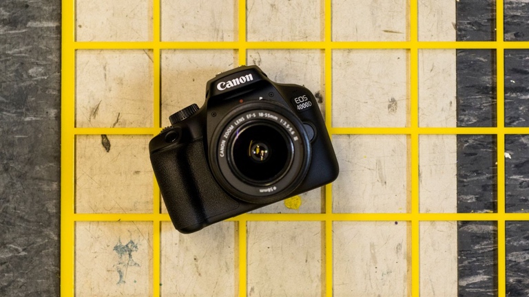Canon EOS 4000D