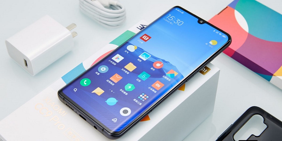 شیائومی Mi 10 در برابر Mi 10 Pro: شارژ دهی و باتری