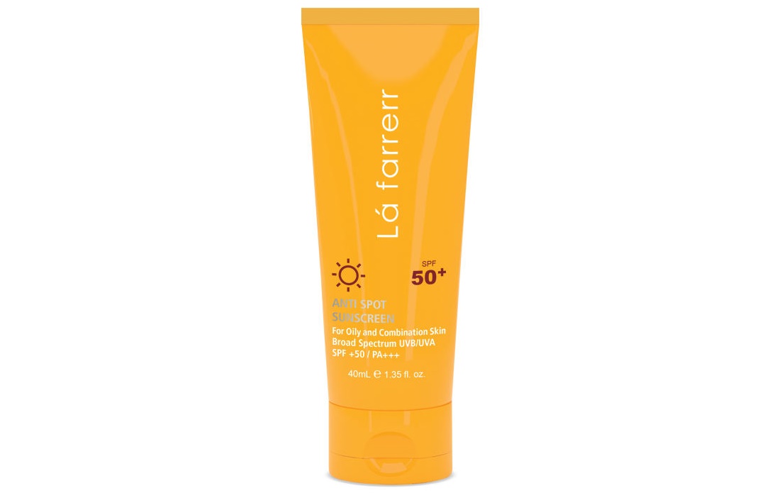 کرم ضد آفتاب و ضد لک لافارر مدل Oily and Acne-Prone SPF50 حجم 40 میلی لیتر