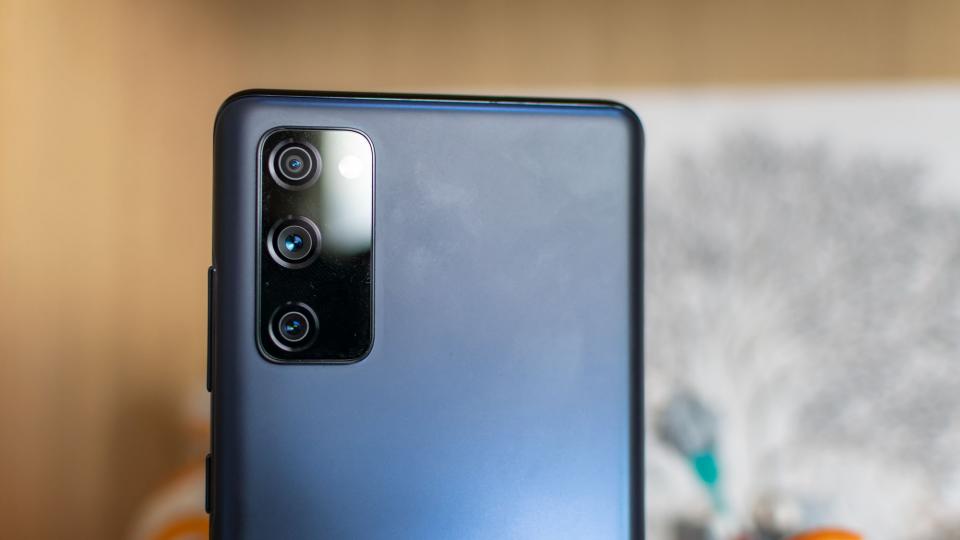 گوشی موبایل سامسونگ مدل Galaxy S20 FE 5G SM-G781B/DS دو سیم کارت ظرفیت 128 گیگابایت و رم 8 گیگابایت