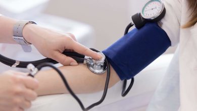 چه چیزی باعث فشار خون بالا (HBP) می شود؟